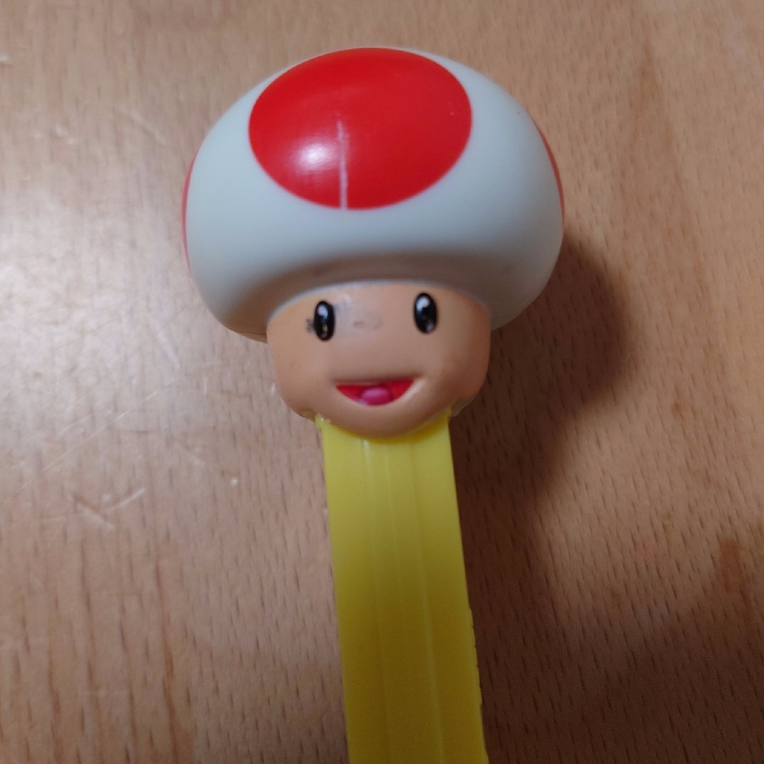 任天堂(ニンテンドウ)のPEZ ペッツ スーパーマリオ キノピオ マリオカート お菓子 ラムネ ルイージ エンタメ/ホビーのおもちゃ/ぬいぐるみ(キャラクターグッズ)の商品写真