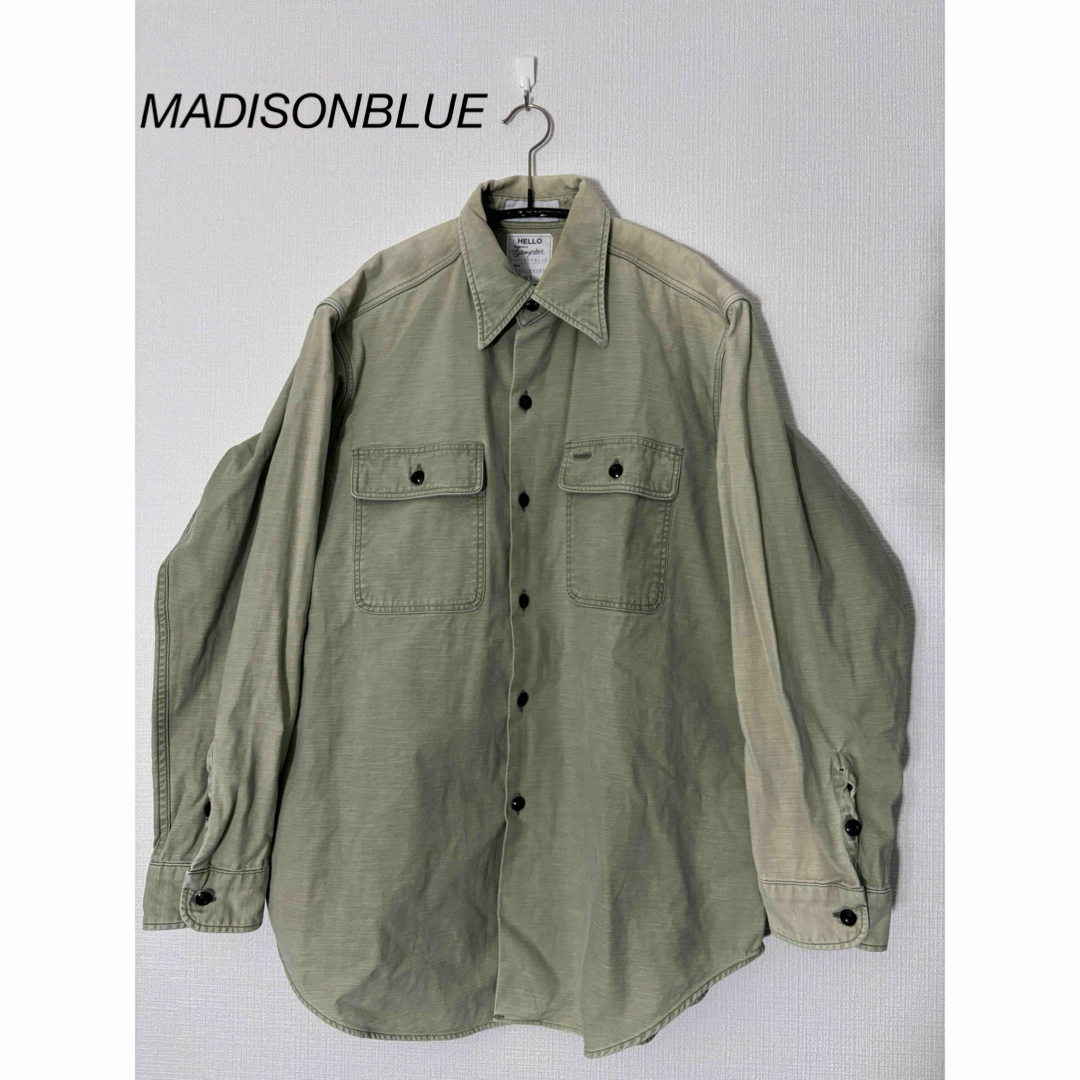 MADISONBLUE(マディソンブルー)のMADISONBLUE 日本製 ハンプトン シャツ バックサテン カーキ 01 レディースのトップス(シャツ/ブラウス(長袖/七分))の商品写真