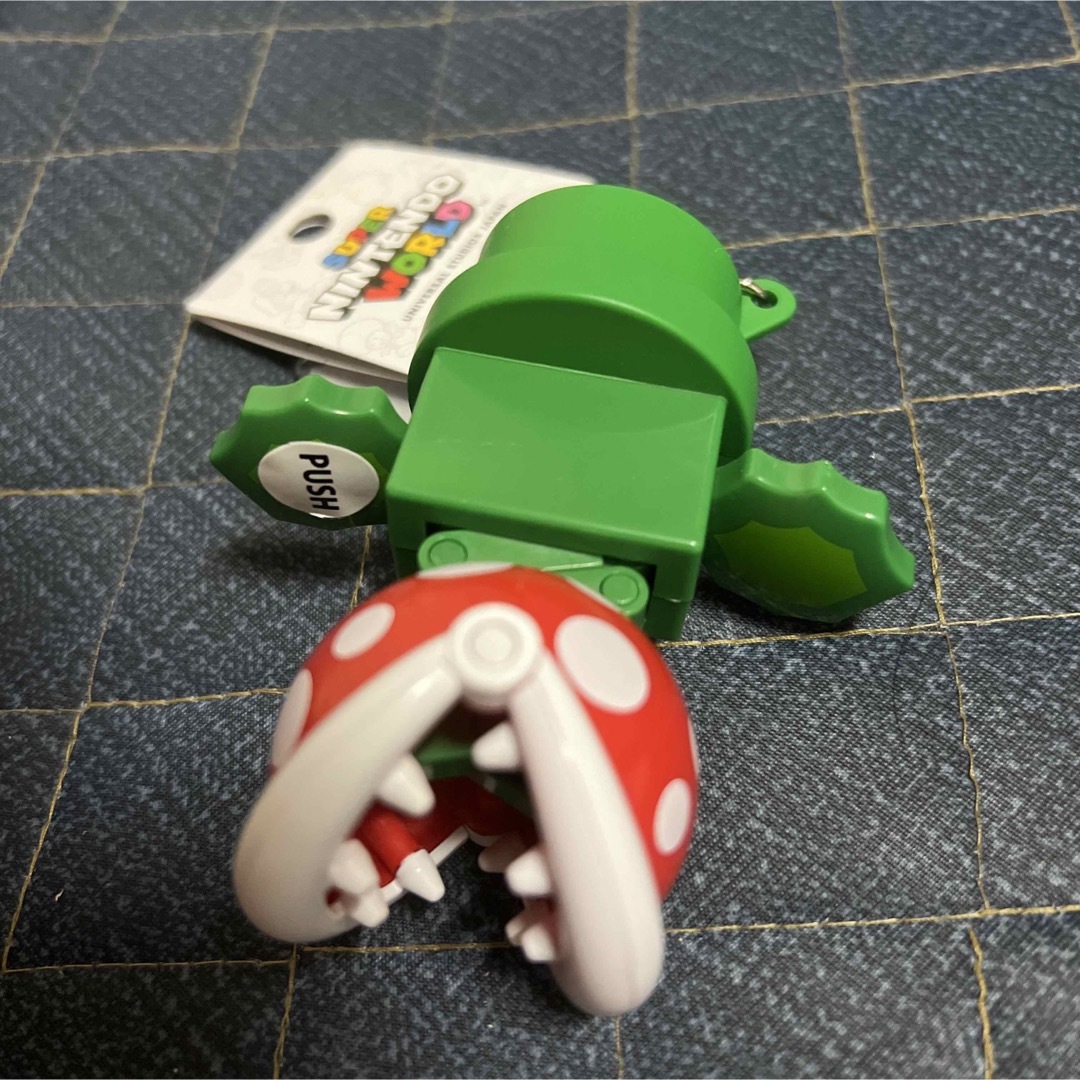 USJ限定 飛び出すパックンフラワー キーチェーン マリオ USJ限定 飛び出すパックンフラワー キーチェーン マリオ