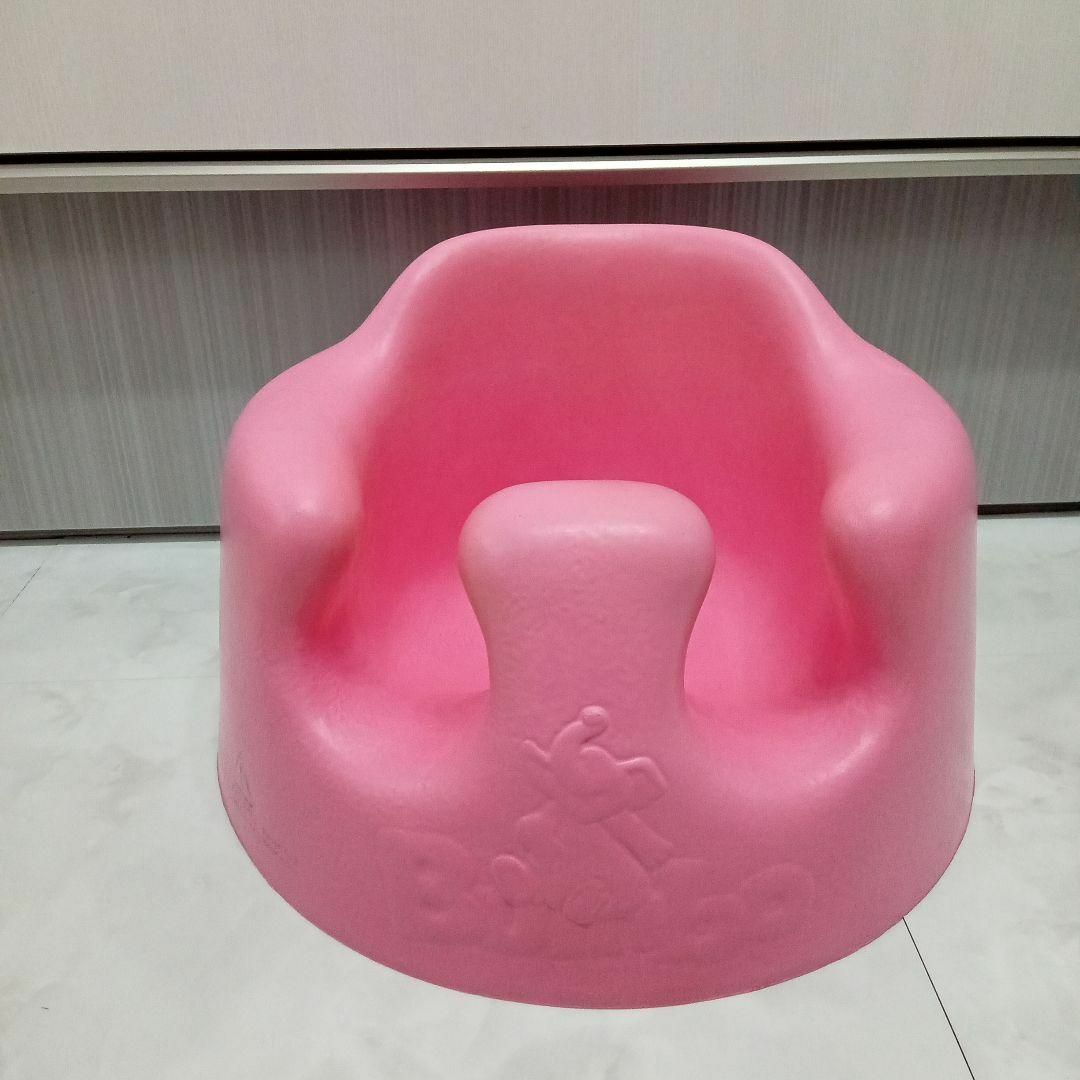 Bumbo(バンボ)の美品♡【BUMBO】 ベビーチェア/ ピンク (トレイ付き) キッズ/ベビー/マタニティの寝具/家具(その他)の商品写真