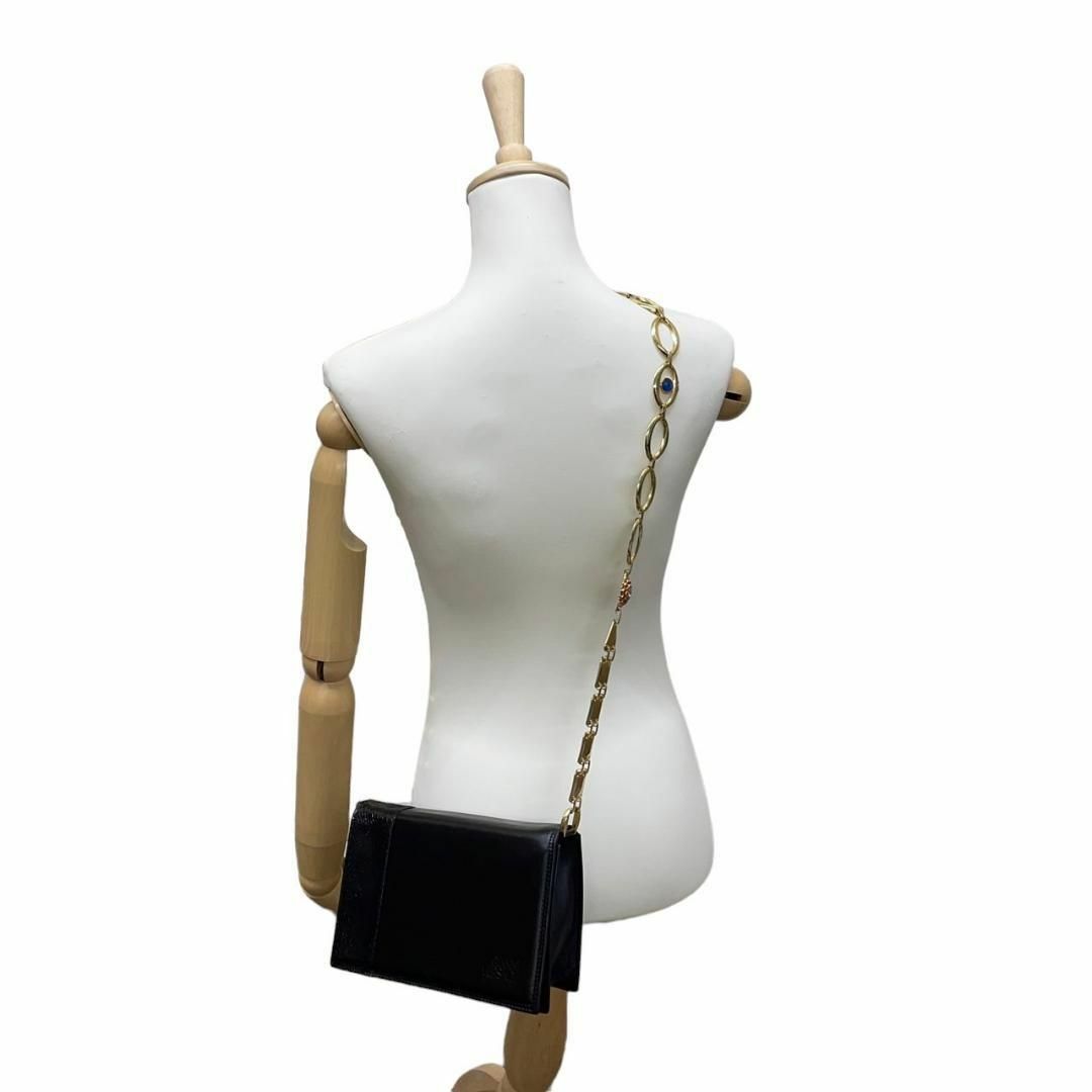 Gianni Versace(ジャンニヴェルサーチ)の美品　ジァンニヴェルサーチ　s2　ゴールドチェーン　ショルダーバッグ　黒　レザー レディースのバッグ(ショルダーバッグ)の商品写真