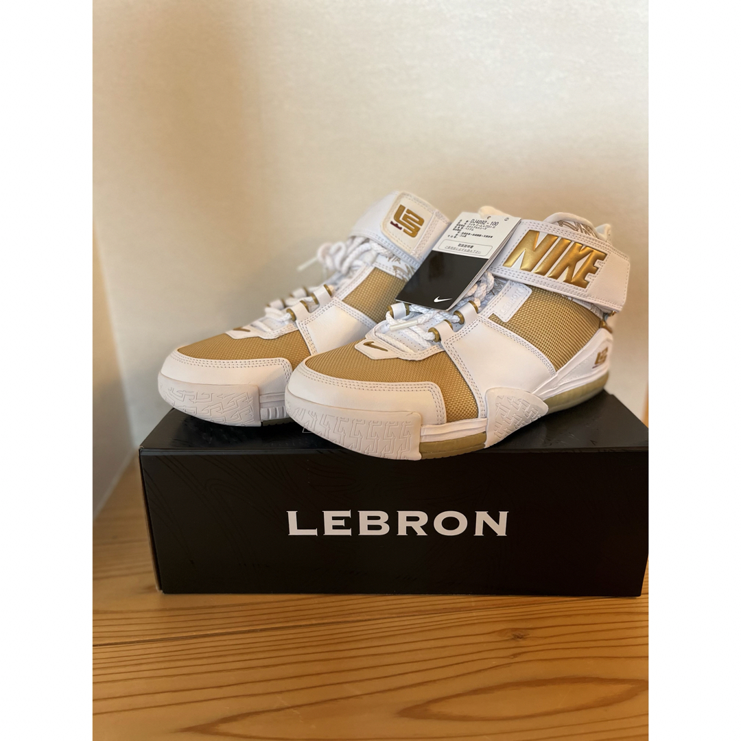 NIKE(ナイキ)のNike Zoom LeBron 2 "Metallic Gold/White" メンズの靴/シューズ(スニーカー)の商品写真