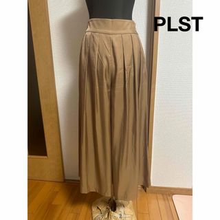 プラステ(PLST)のPLST プラステ　Sサイズ　ワイドパンツ　光沢のある茶系　サテン地　(その他)