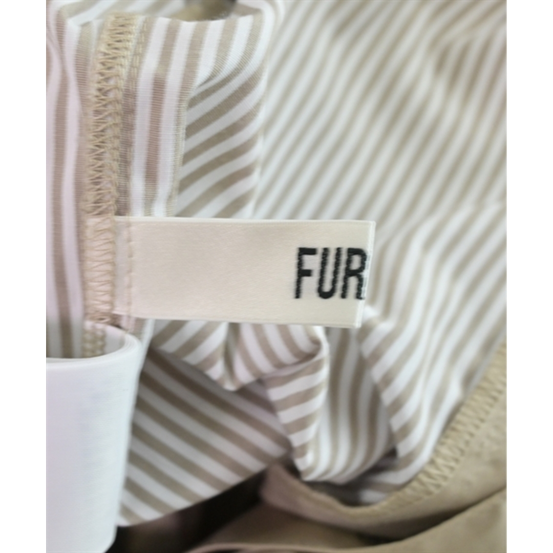 fur fur(ファーファー)のFURFUR ファーファー ワンピース ONE ベージュx白(ストライプ) 【古着】【中古】 レディースのワンピース(ひざ丈ワンピース)の商品写真