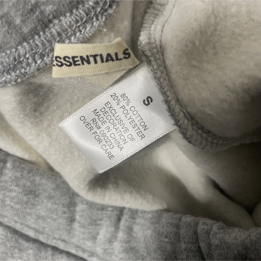 FEAR OF GOD(フィアオブゴッド)のESSENTIALS スウェットパンツ グレー S Jerry Lorenzo メンズのパンツ(その他)の商品写真