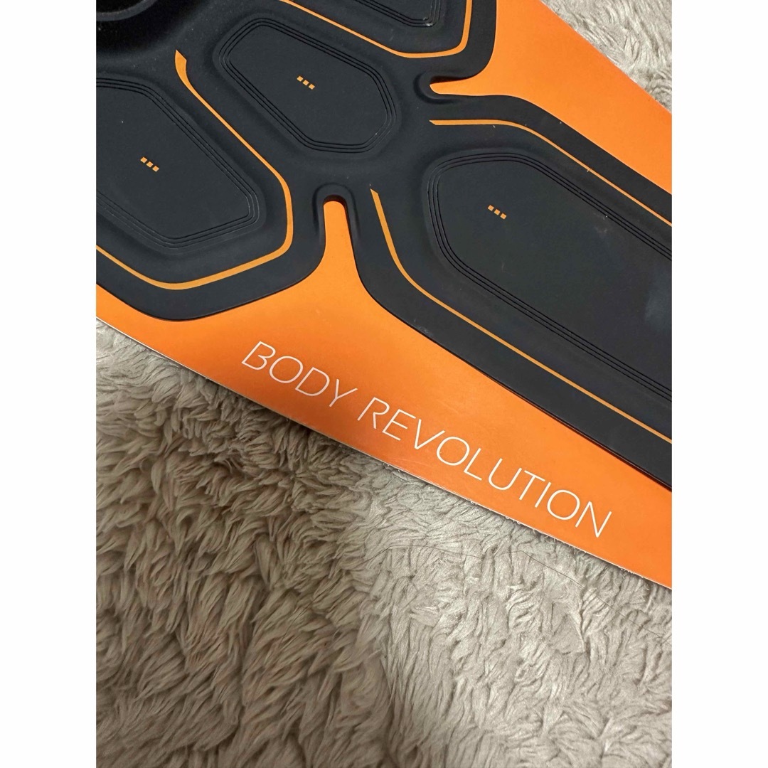 SIXPAD(シックスパッド)の【中古、動作確認済み】SIXPAD ウエスト用BODY REVOLUTION コスメ/美容のダイエット(エクササイズ用品)の商品写真