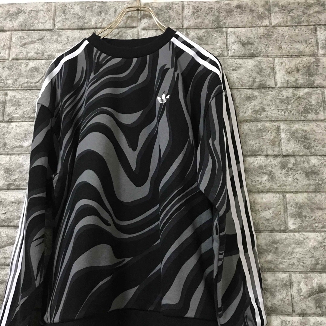 Originals（adidas）(オリジナルス)のadidas origimals☆ゼブラ柄☆スウェット☆レディース　M レディースのトップス(トレーナー/スウェット)の商品写真