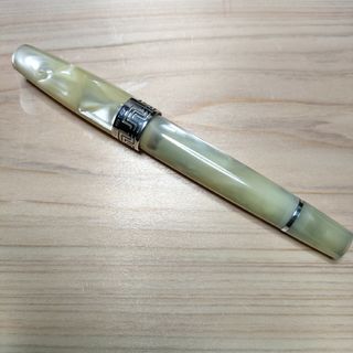 モンテグラッパ　羊皮紙　Montegrappa エキストラ　extra　万年筆(ペン/マーカー)