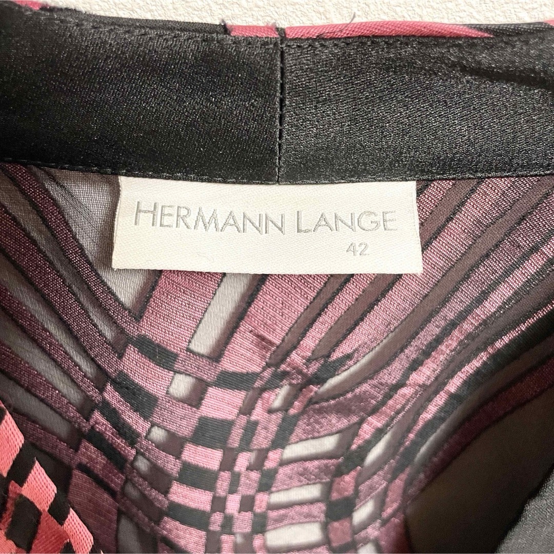 HERMANN LANGEブルゾンジャケット　幾何学柄　総柄　ピンク×ブラック レディースのジャケット/アウター(ノーカラージャケット)の商品写真