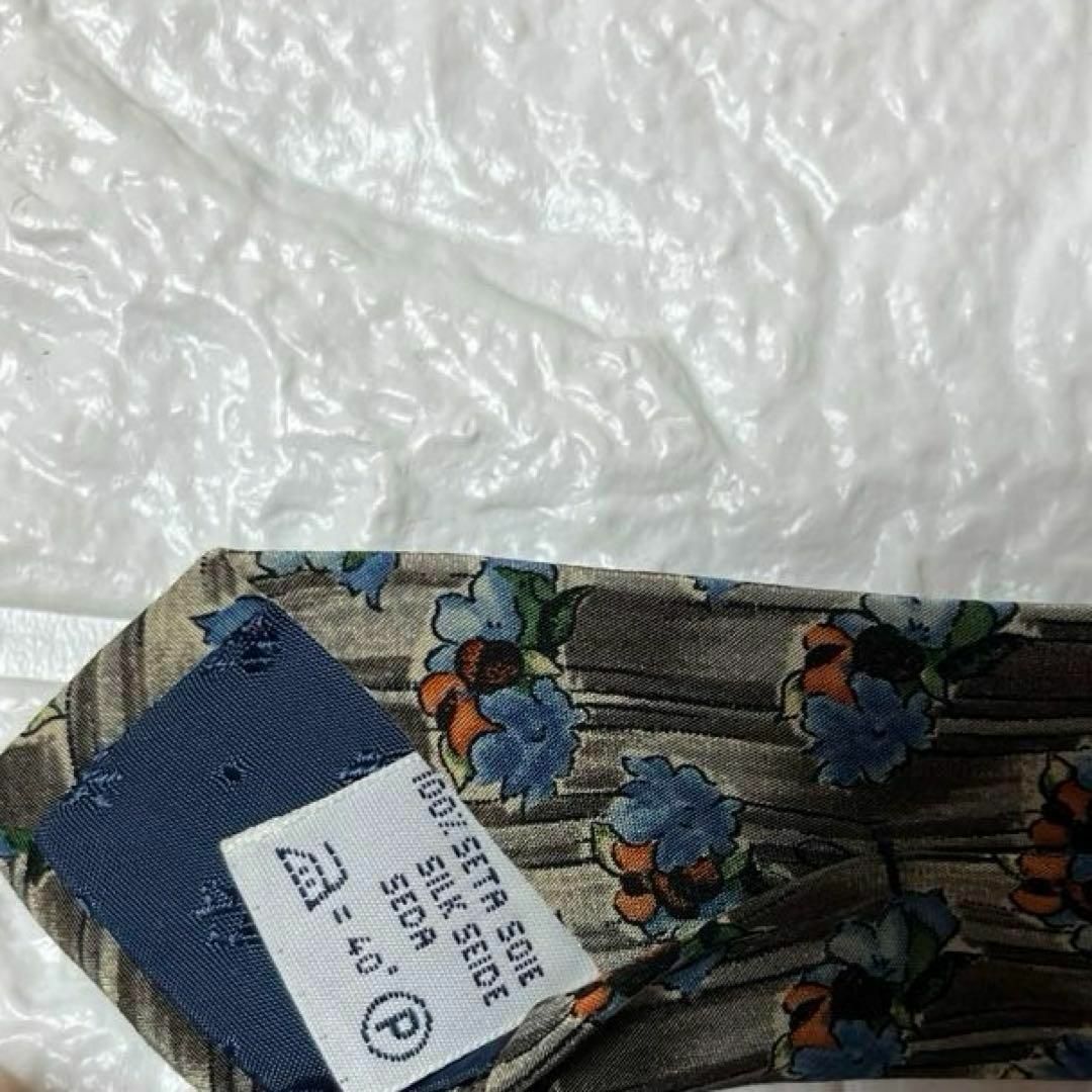GIVENCHY(ジバンシィ)のGIVENCHYネクタイ　ボタニカル　花柄　総柄　高級シルク　イタリア製 メンズのファッション小物(ネクタイ)の商品写真