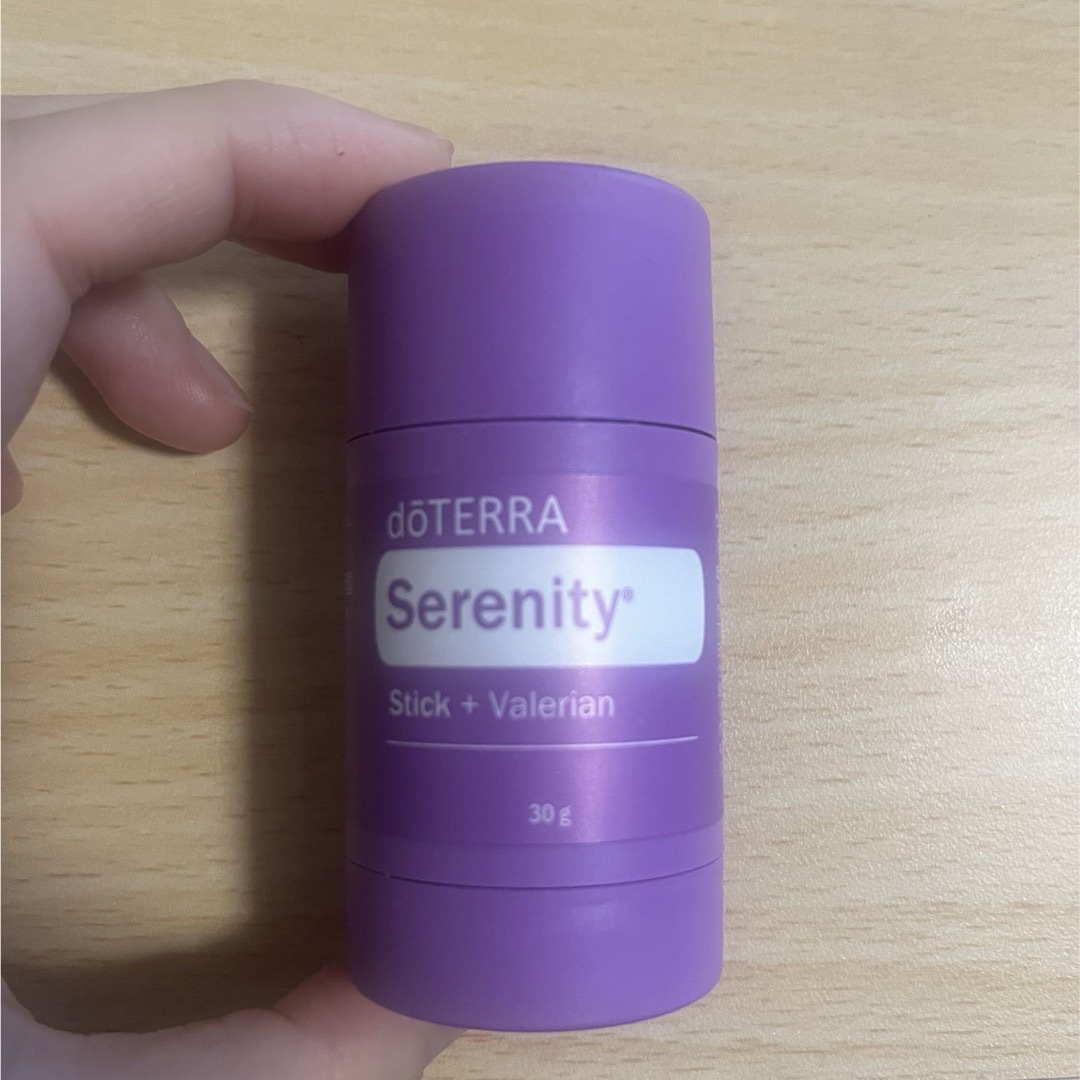 doTERRA(ドテラ)のドテラ セレニティースティック 30ｇ コスメ/美容のリラクゼーション(エッセンシャルオイル（精油）)の商品写真