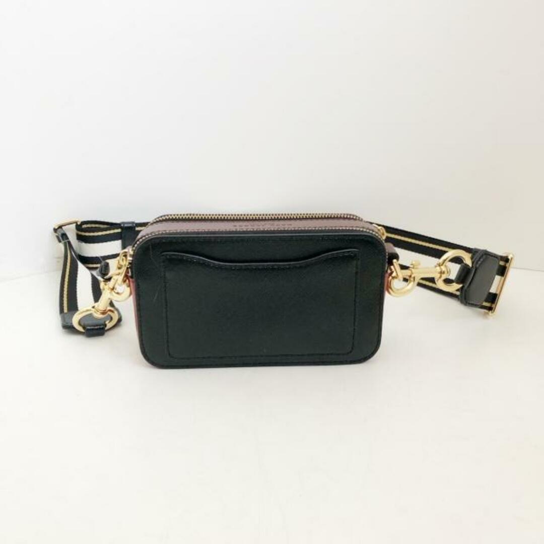 MARC JACOBS(マークジェイコブス)のMARC JACOBS(マークジェイコブス) ショルダーバッグ ザ スナップショット M0012007 黒×レッド×ボルドー エナメル（レザー） レディースのバッグ(ショルダーバッグ)の商品写真