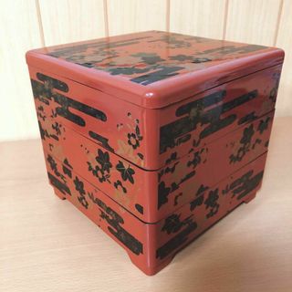 三段重朱　かすみ春秋(弁当用品)