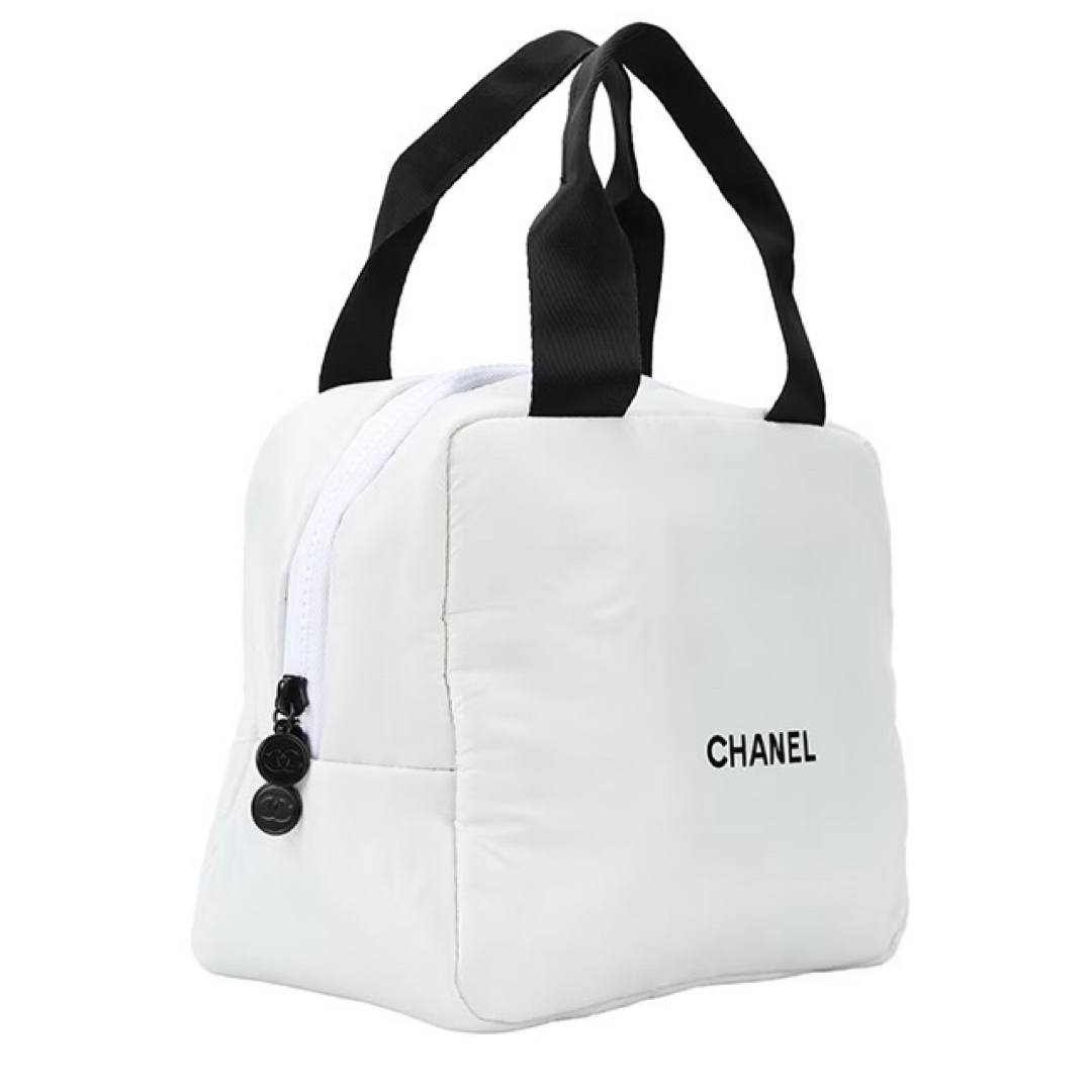 CHANEL(シャネル)のCHANEL ノベルティ　ミニバッグ　ポーチ　化粧ポーチ　トート コスメ/美容のメイク道具/ケアグッズ(その他)の商品写真