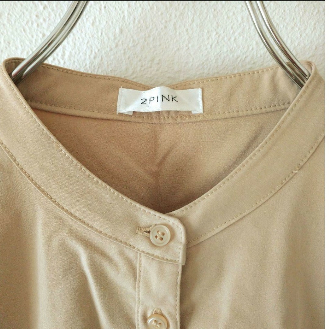 ティアード　チュニックシャツ　ブラウス　　半袖　シャツワンピース　ベージュ　無地 レディースのトップス(シャツ/ブラウス(半袖/袖なし))の商品写真