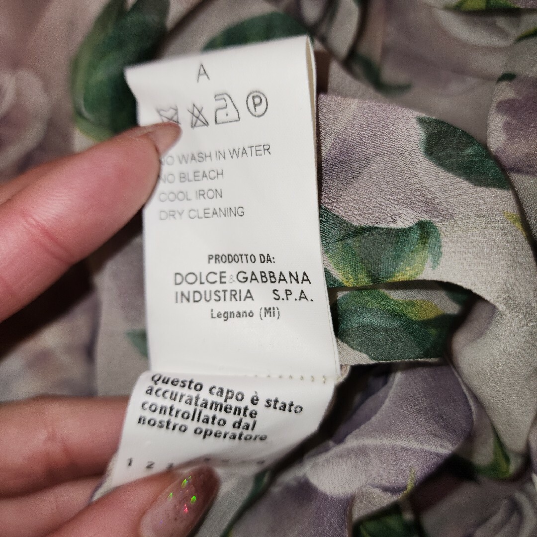 DOLCE&GABBANA(ドルチェアンドガッバーナ)のDOLCE&GABBANA シルク100% フローラル総柄シャツ　シルクシャツ レディースのトップス(シャツ/ブラウス(長袖/七分))の商品写真