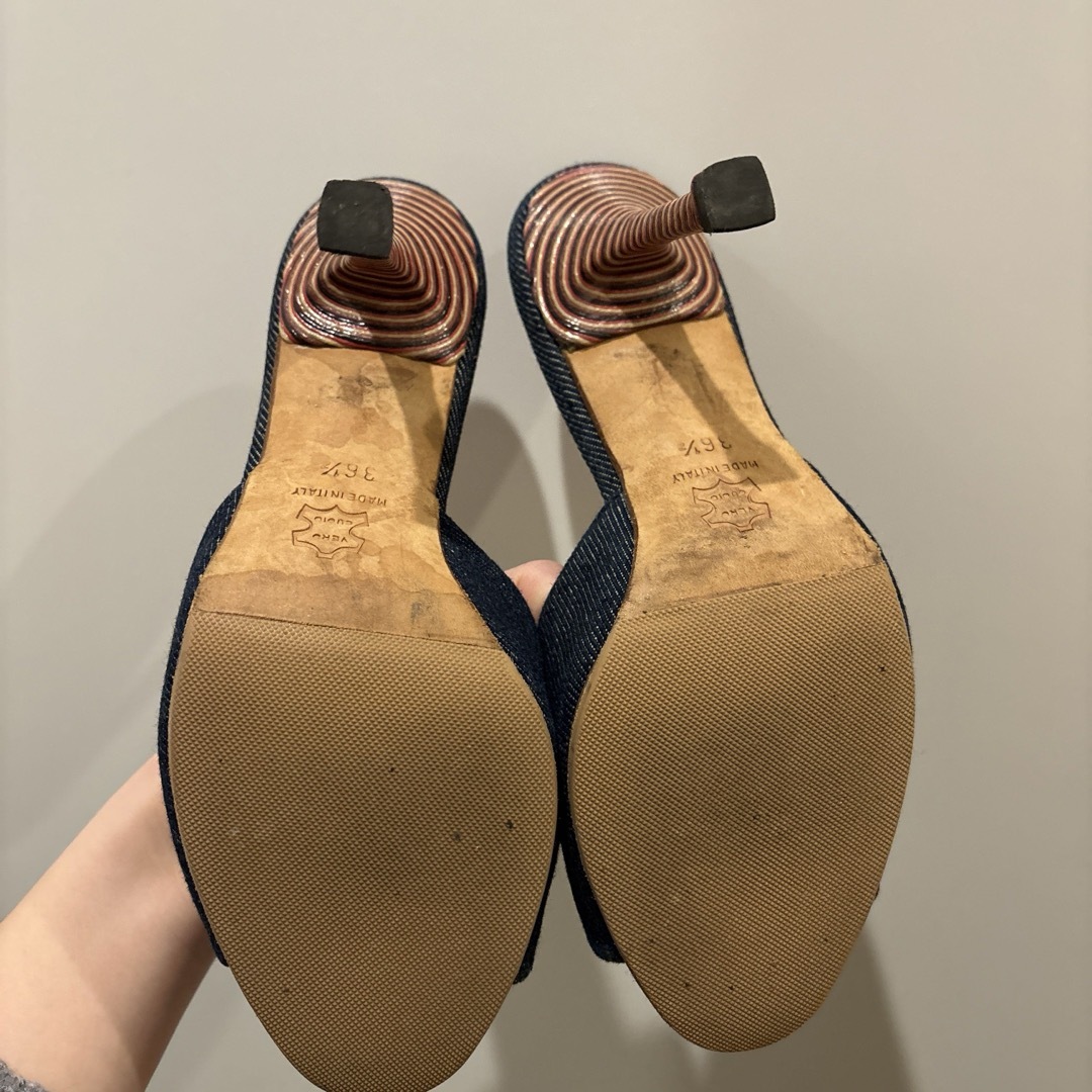 MANOLO BLAHNIK(マノロブラニク)のマノロブラニク MANOLO BLAHNIK ミュール レディースの靴/シューズ(ミュール)の商品写真