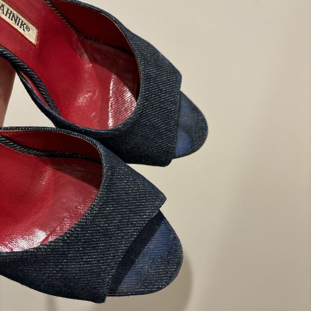 MANOLO BLAHNIK(マノロブラニク)のマノロブラニク MANOLO BLAHNIK ミュール レディースの靴/シューズ(ミュール)の商品写真