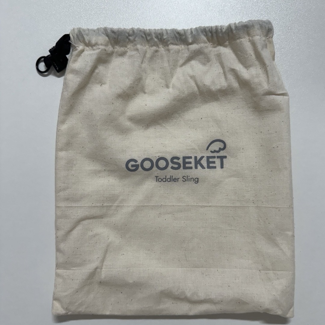 GOOSEKET(グスケット)のグスケット グレー キッズ/ベビー/マタニティの外出/移動用品(抱っこひも/おんぶひも)の商品写真