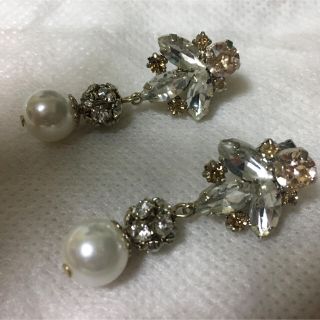 ジャスグリッティー(JUSGLITTY)のJUSGLITTY ビジューピアス(ピアス)