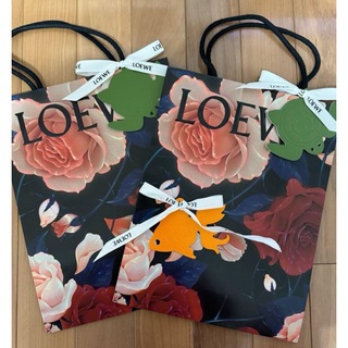 ロエベ(LOEWE)のLOEWE ロエベ　紙袋　ショッパー　2023 バラ 限定(ショップ袋)