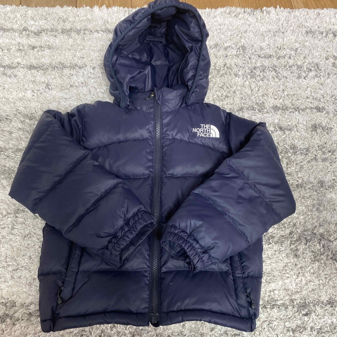 THE NORTH FACE(ザノースフェイス)のキッズ　THE NORTH FACE ダウンジャケット　120 キッズ/ベビー/マタニティのキッズ服男の子用(90cm~)(ジャケット/上着)の商品写真