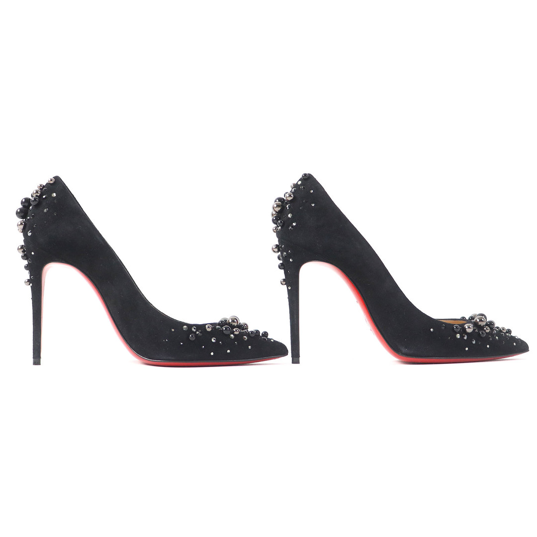 Christian Louboutin(クリスチャンルブタン)の美品△Christian Louboutin クリスチャンルブタン 3160781 Candidate 100 スウェード ビジュー・フェイクパール付き ポインテッドトゥ パンプス ブラック 36 イタリア製 レディース レディースの靴/シューズ(ハイヒール/パンプス)の商品写真