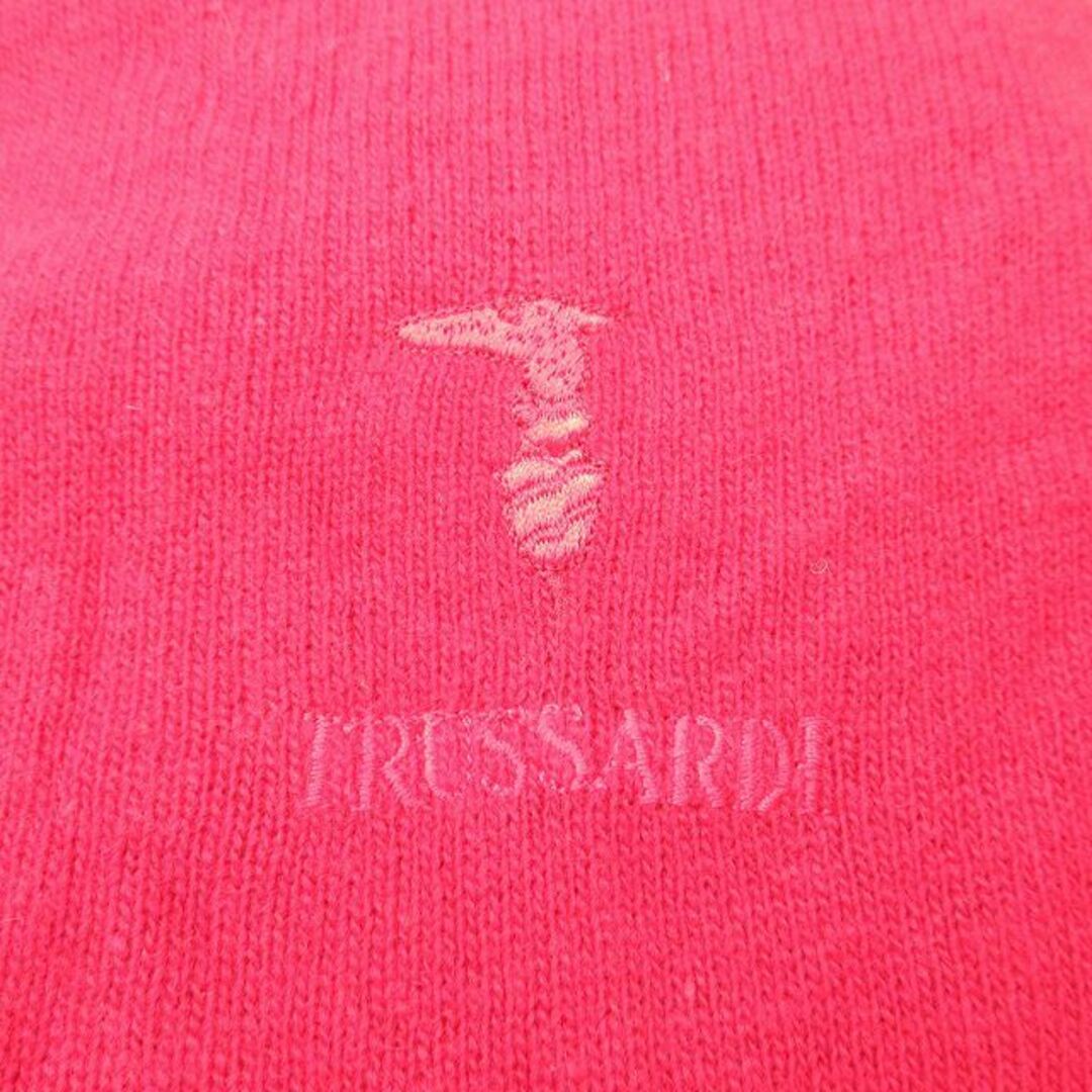 Trussardi(トラサルディ)のトラサルディ  ヴァージンウール 100％ ニット Vネック ロゴ ワンポイント メンズのトップス(ニット/セーター)の商品写真