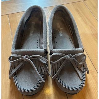 ミネトンカ(Minnetonka)のミネトンカ MINNETONKA モカシン スエード グレー 6.5(スリッポン/モカシン)