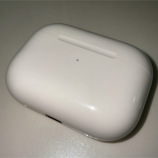 アップル(Apple)のAirPods Pro 第二世代　エアーポッズプロ　イヤホン　充電ケース(ヘッドフォン/イヤフォン)