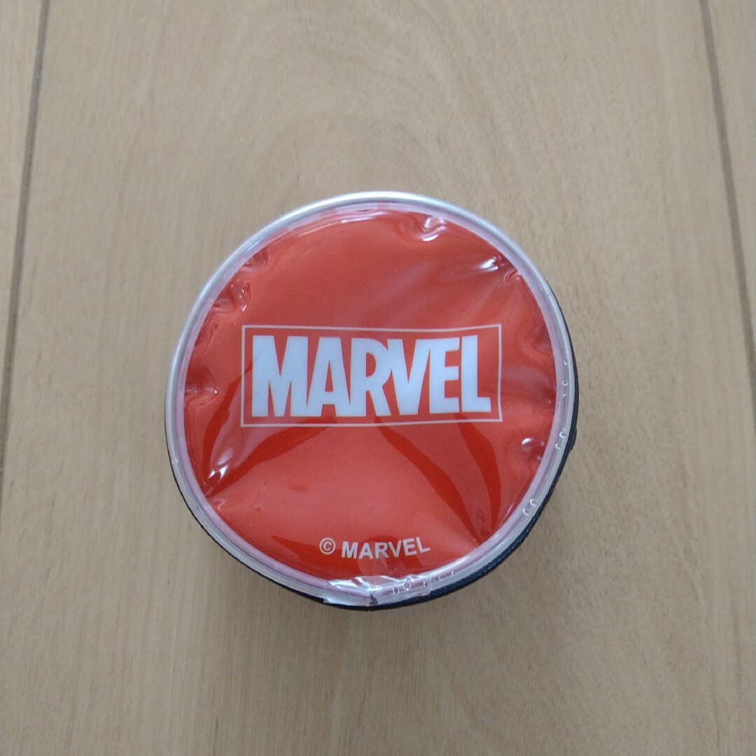 MARVEL(マーベル)のMARVEL　マーベル　ミニポーチ レディースのファッション小物(ポーチ)の商品写真