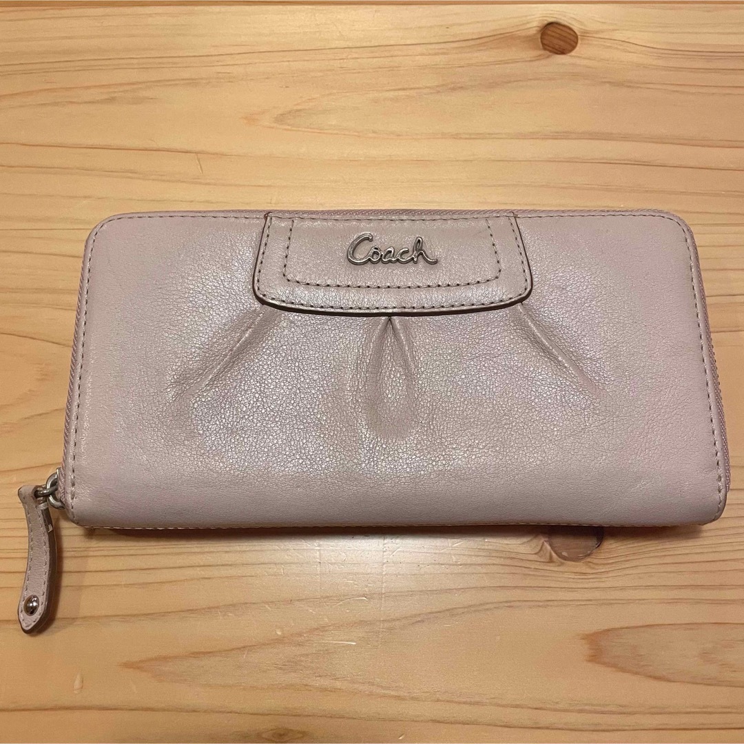 COACH(コーチ)のコーチ　coach ラウンドファスナー　長財布　レザー　本革 レディースのファッション小物(財布)の商品写真