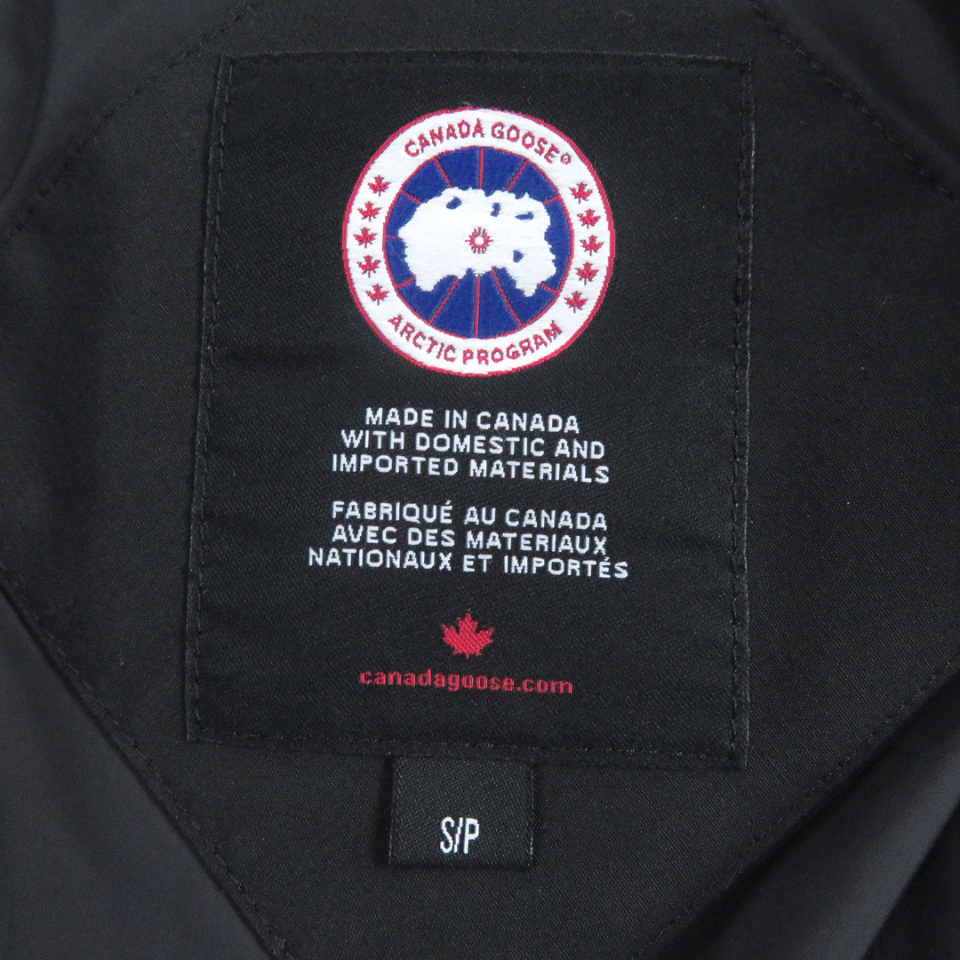 CANADA GOOSE(カナダグース)の良品□CANADA GOOSE カナダグース 2302JL MACKENZIE PARKA ラクーンファー フーデッド WZIP ダウンコート ダウンジャケット ブラック S カナダ製 国内正規品 レディース レディースのジャケット/アウター(ダウンコート)の商品写真