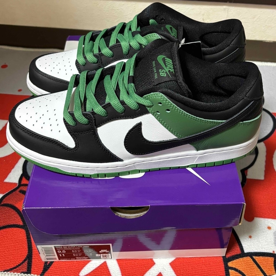 NIKE(ナイキ)のNike SB DunkLow"Black and Classic Green" メンズの靴/シューズ(スニーカー)の商品写真