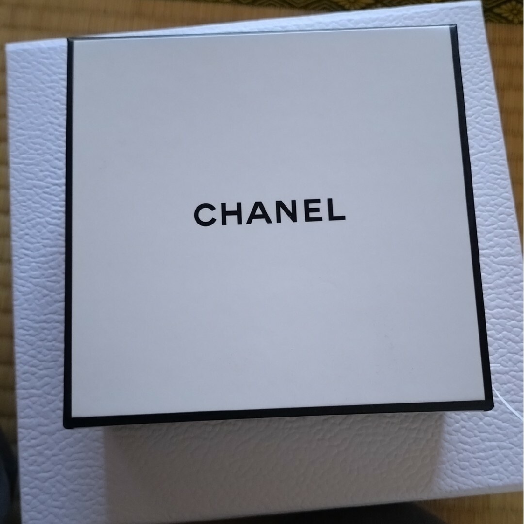 CHANEL(シャネル)のCHANEL 空箱 インテリア/住まい/日用品のオフィス用品(ラッピング/包装)の商品写真