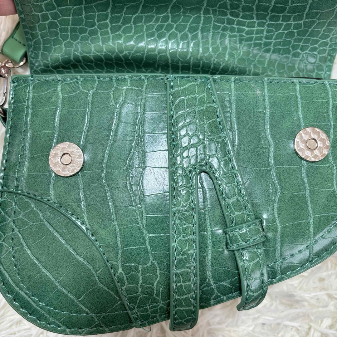 clear(クリア)のclear レディースバッグ カバン 緑 グリーン クロコダイル レディースのバッグ(ショルダーバッグ)の商品写真