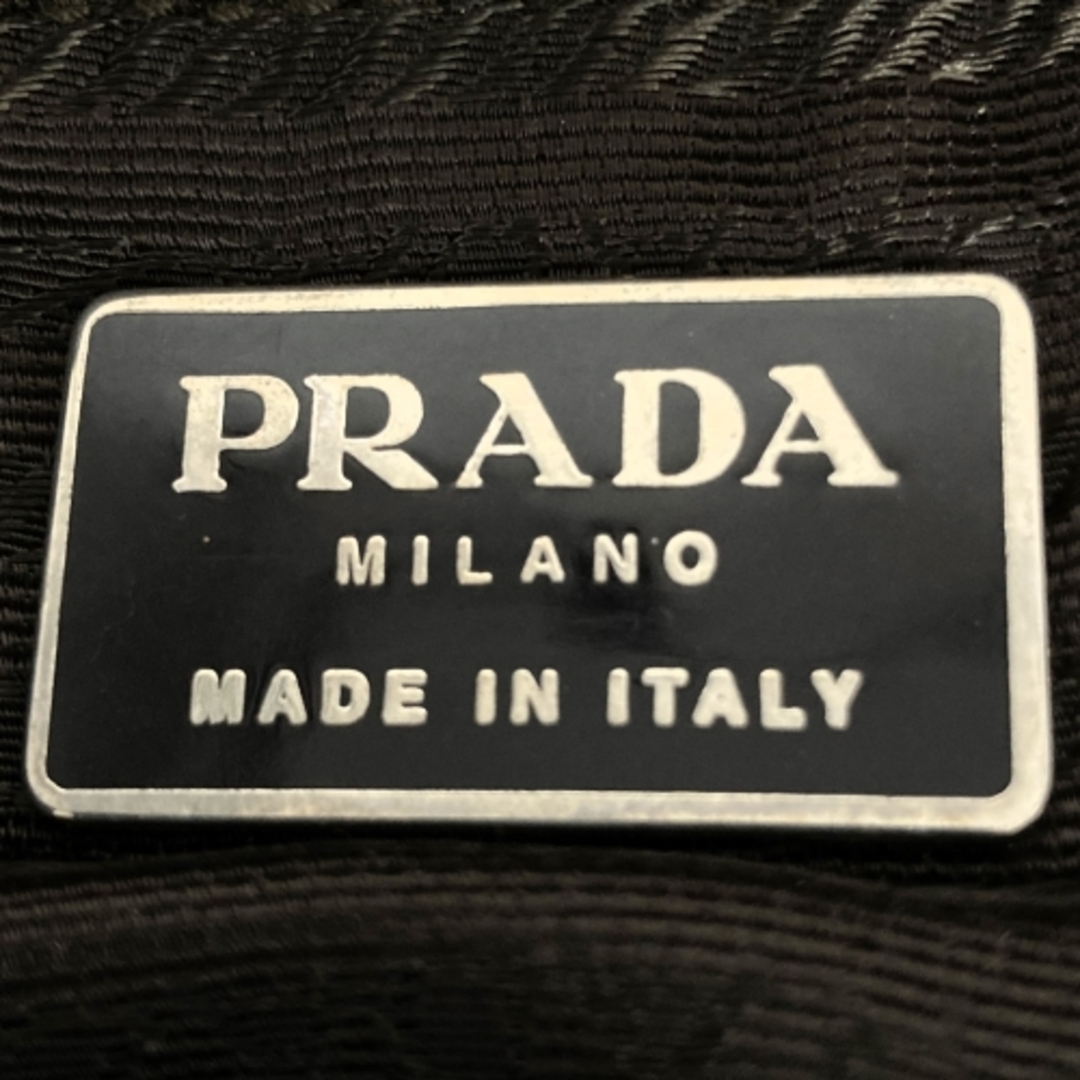 PRADA(プラダ)のプラダ リュック デイパック グリーン カーキ ナイロン トライアングルロゴ 三角プレート レディース ウィメンズ B2811F PRADA【中古】 レディースのバッグ(リュック/バックパック)の商品写真