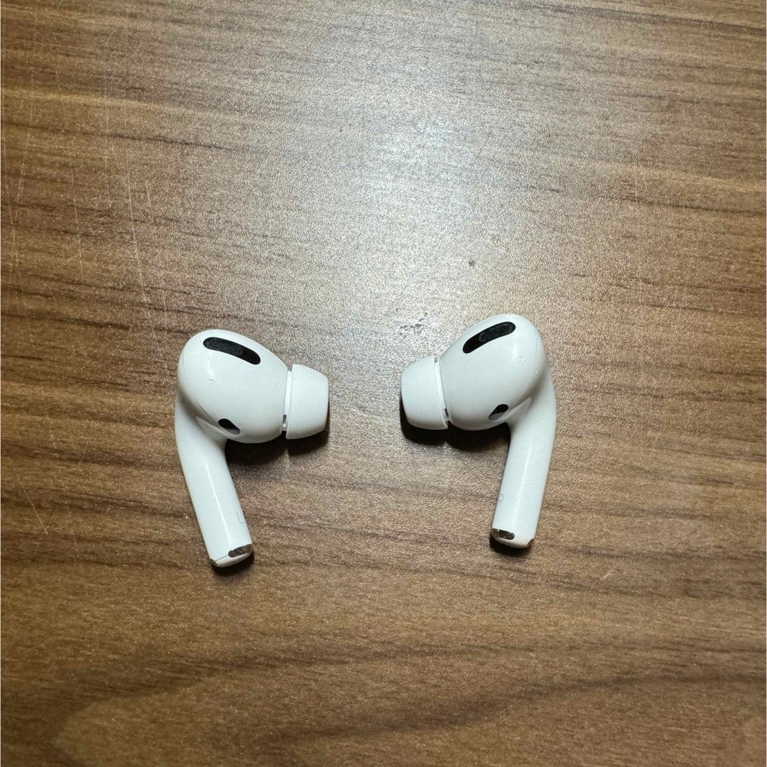 Apple(アップル)のAirpods pro 第一世代 ケースなし スマホ/家電/カメラのオーディオ機器(ヘッドフォン/イヤフォン)の商品写真