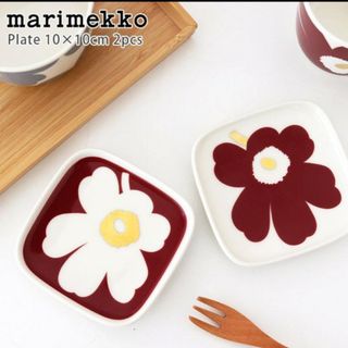 マリメッコ(marimekko)の★新品未使用★マリメッコ　ウニッコ　スクエアプレート　ワインレッド　ホワイト(食器)