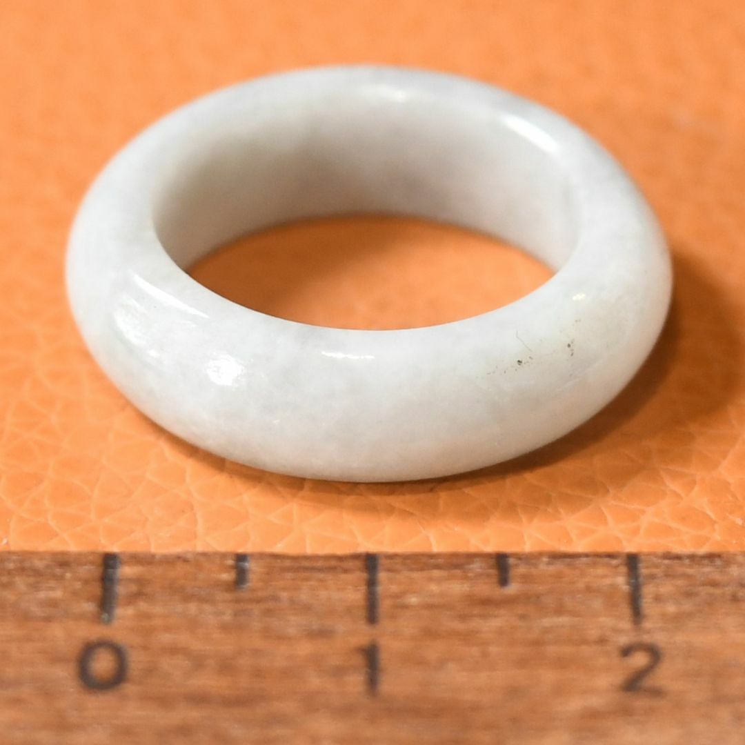 J1271　ヒスイ　翡翠　リング　指輪　14号　ミャンマー　ジェイド　送料込 レディースのアクセサリー(リング(指輪))の商品写真