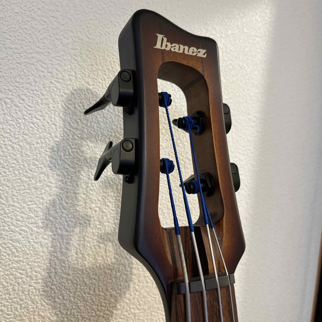 Ibanez(アイバニーズ)のIbanez electric guitar and bass 楽器のベース(エレキベース)の商品写真