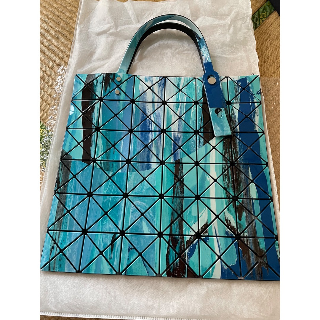 BaoBaoIsseyMiyake(バオバオイッセイミヤケ)のBAO BAO ISSEY MIYAKE バオバオ イッセイミヤケ バッグ　 レディースのバッグ(トートバッグ)の商品写真