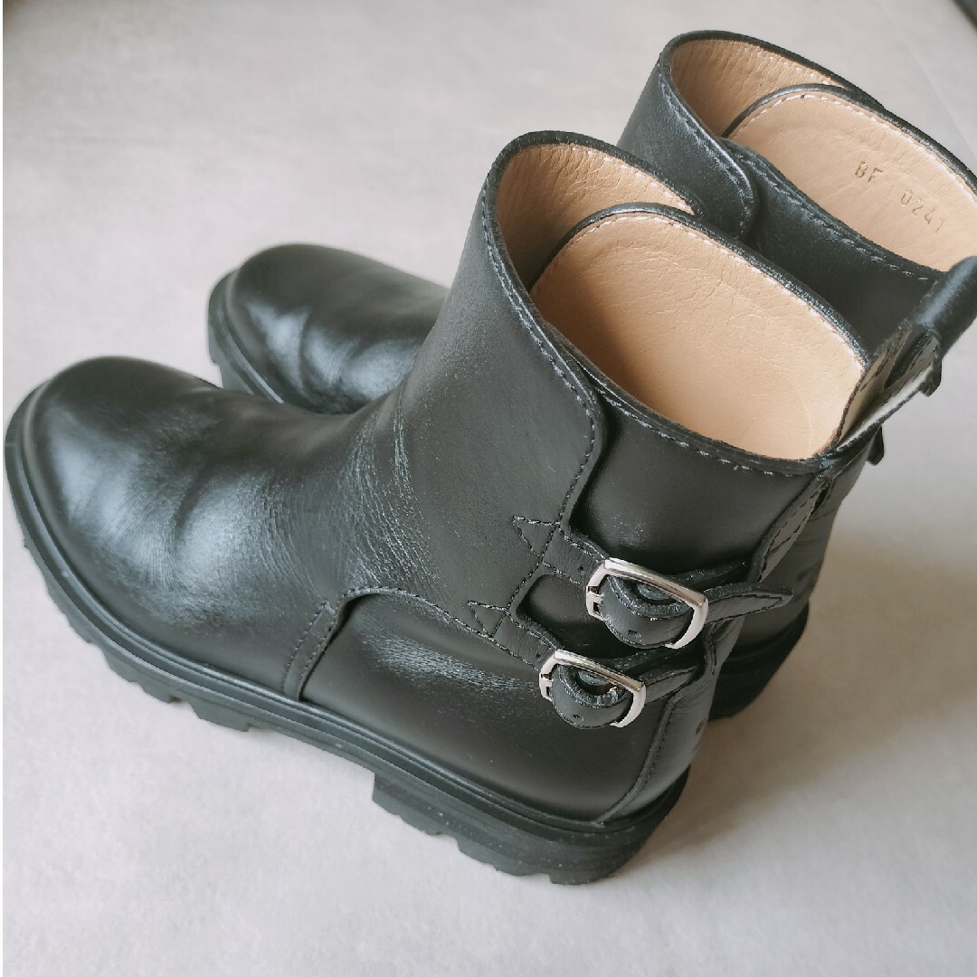 PRADA(プラダ)の正規品　CELINE　セリーヌ　マーガレットダブルバックルブーツ レディースの靴/シューズ(ブーツ)の商品写真