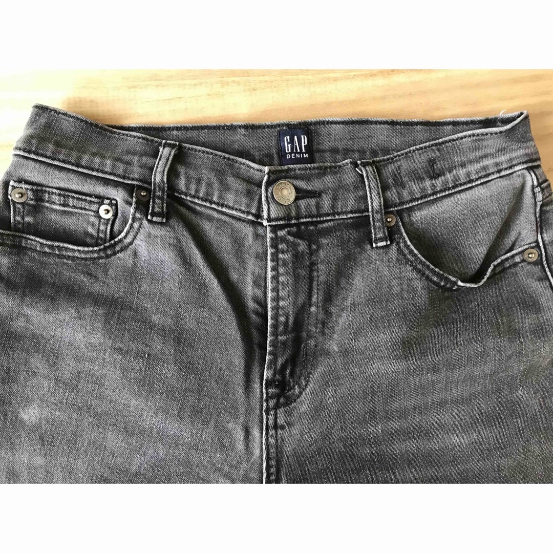 GAP(ギャップ)の★美品★GAPデニム　25 ギャップ　ベストガールフレンドデニム　グレー レディースのパンツ(デニム/ジーンズ)の商品写真