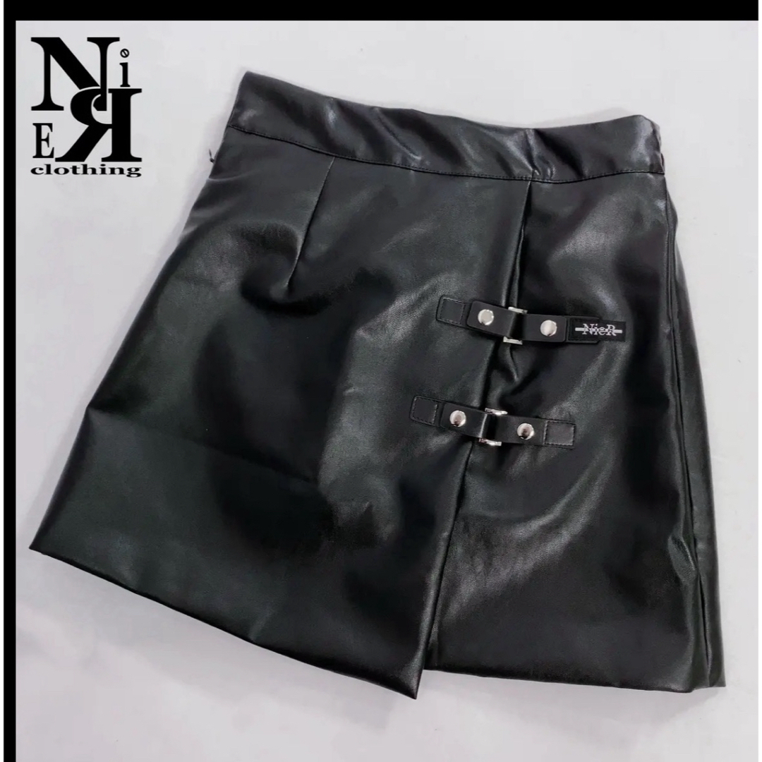 NieR SALE中 ベルト装飾付き フェイクレザースカート レディースのスカート(ミニスカート)の商品写真