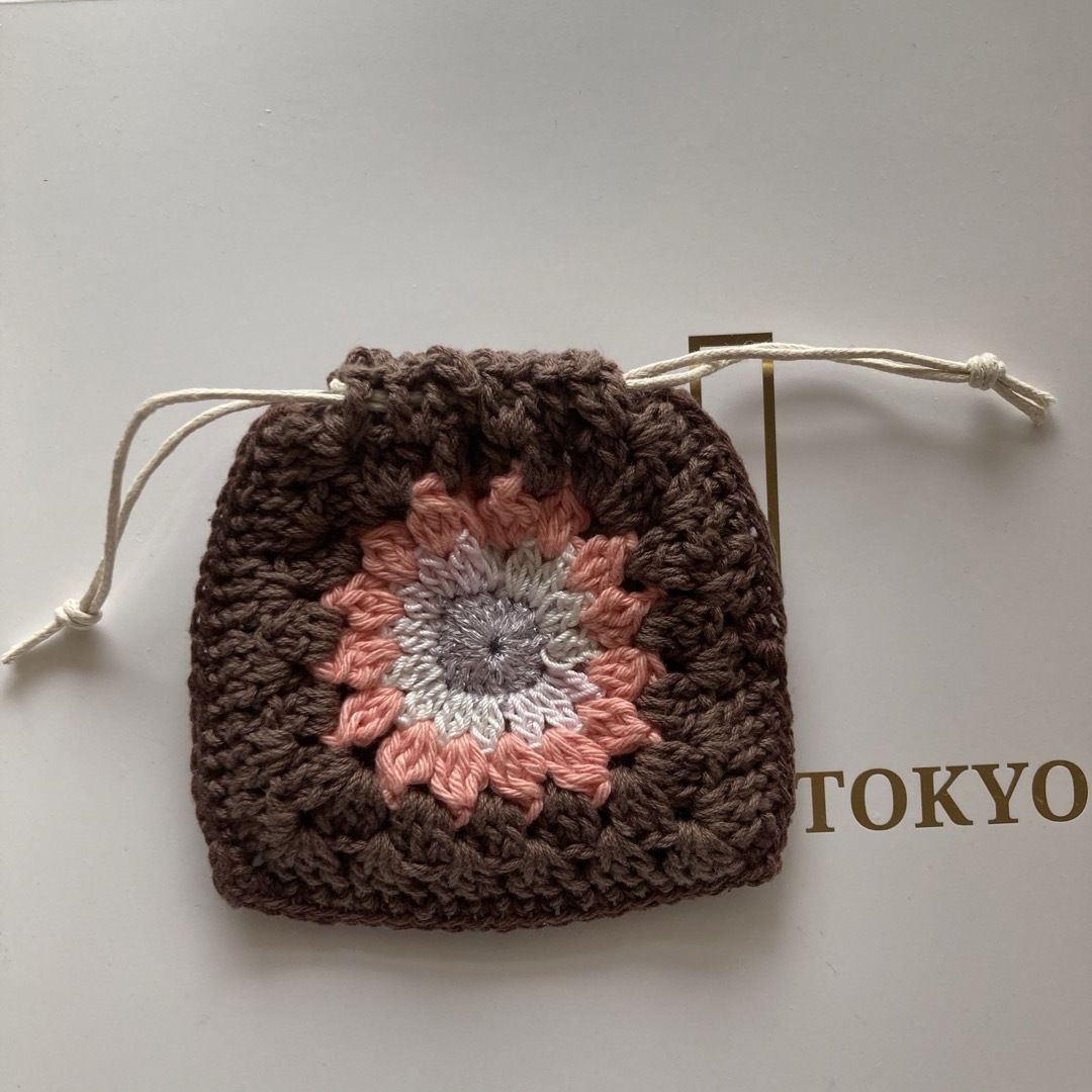 手編みモチーフ巾着袋 ハンドメイドのファッション小物(ポーチ)の商品写真
