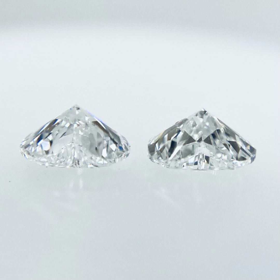 Dカラー IF ハートシェイプセット！0.32ct/0.32ct/RT2678 レディースのアクセサリー(その他)の商品写真