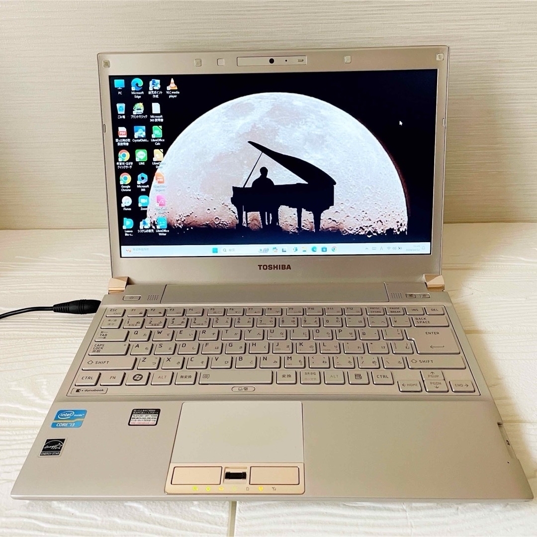 東芝(トウシバ)のすぐ使える❣️初心者【東芝ノートパソコン】快速SSD✨メモリ8G✨webカメラ スマホ/家電/カメラのPC/タブレット(ノートPC)の商品写真