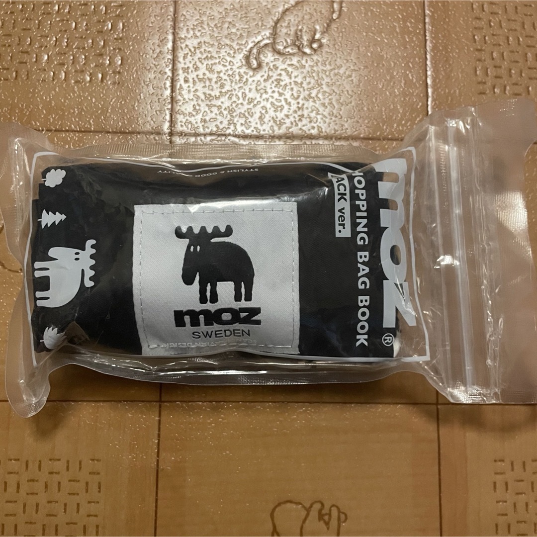 moz(モズ)のmoz SHOPPING BAG BOOKバッグ＆カラビナBLACK&BEIGE レディースのバッグ(エコバッグ)の商品写真