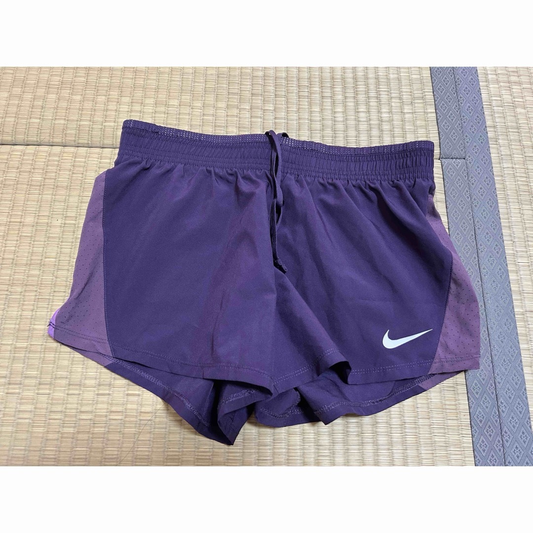 NIKE(ナイキ)のNIKE ショートパンツ スポーツ/アウトドアのランニング(ウェア)の商品写真